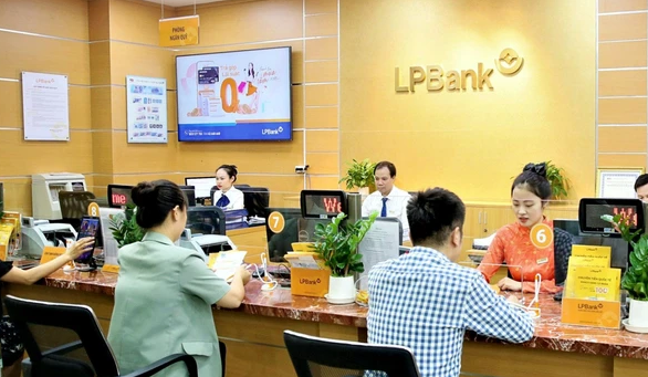 LPBank và Bac A Bank tăng lãi suất tiết kiệm ngày 4/10- Ảnh 1.