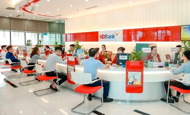 HDBank: Tổng Giám đốc tiếp tục mua vào 1 triệu cổ phiếu để đầu tư- Ảnh 1.