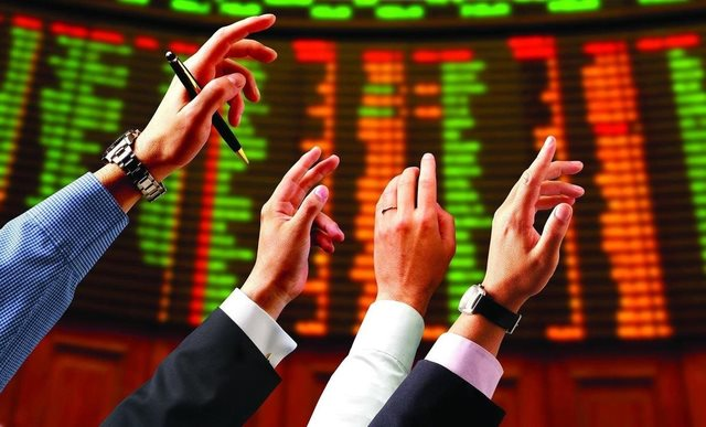 Tung hàng trăm tỷ "gom" cổ phiếu Việt Nam trong phiên giảm điểm 15/10, tự doanh CTCK săn lùng mã nào nhiều nhất? - Ảnh 1.