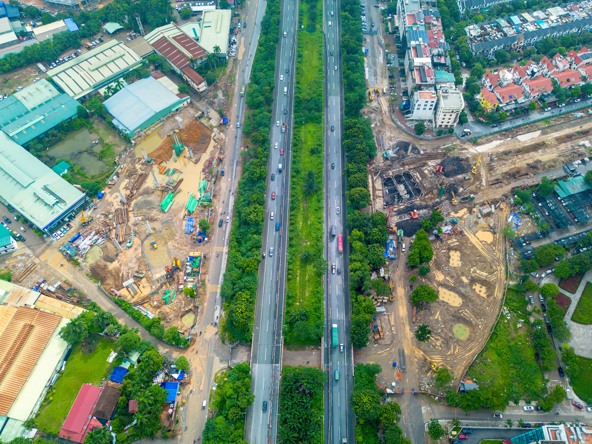 Thay bạn đi xem công trường xây nút giao 2.400 tỷ vượt qua đại lộ rộng nhất Việt Nam, đại dự án của Vinhomes hưởng lợi - Ảnh 2.