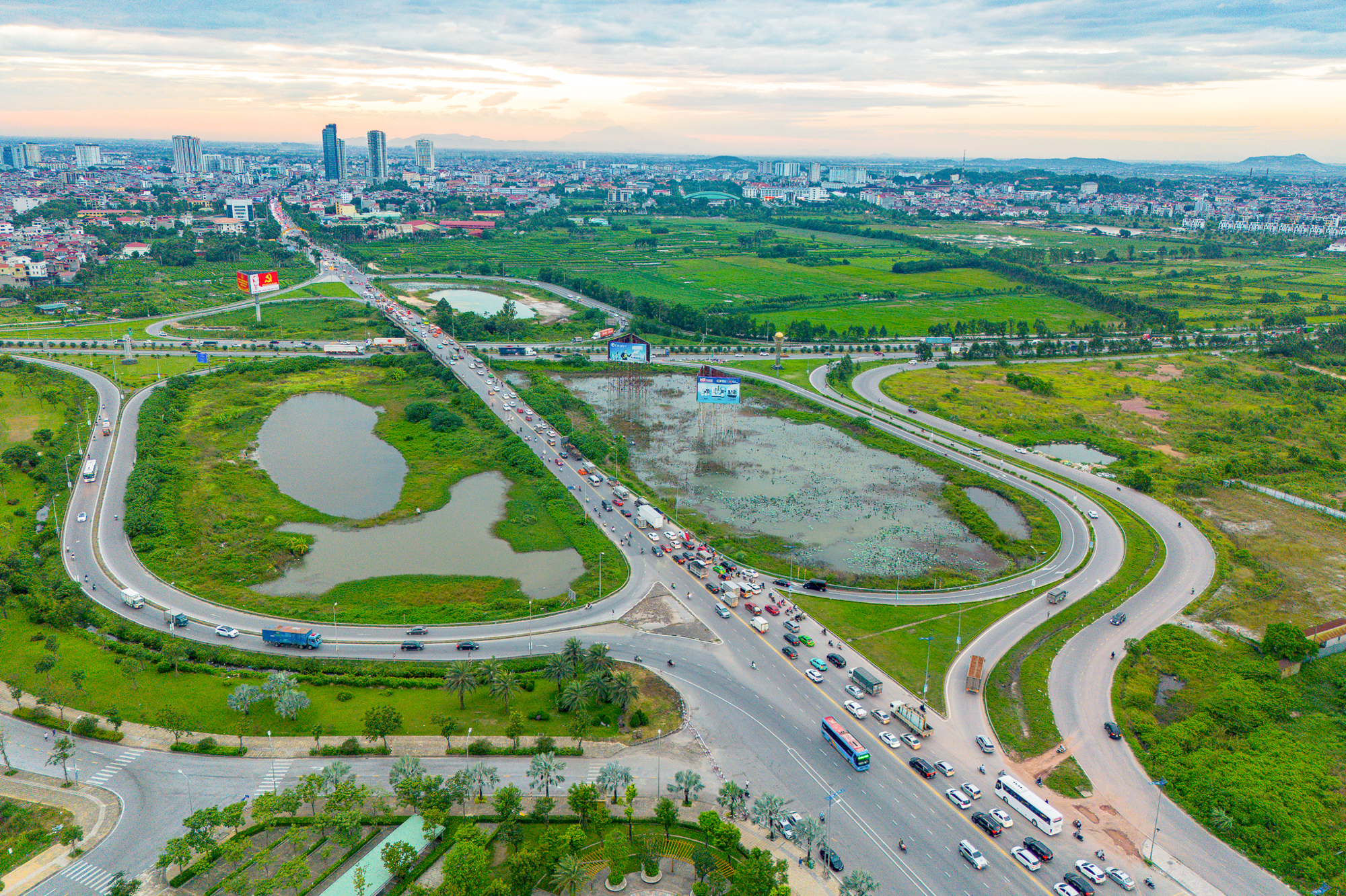 Toàn cảnh khu vực được đề xuất làm khu đô thị rộng gấp 3 lần quận Hoàn Kiếm; Nằm ở tỉnh có loạt ông lớn Vingroup, Sun Group, T&T đang đầu tư - Ảnh 9.