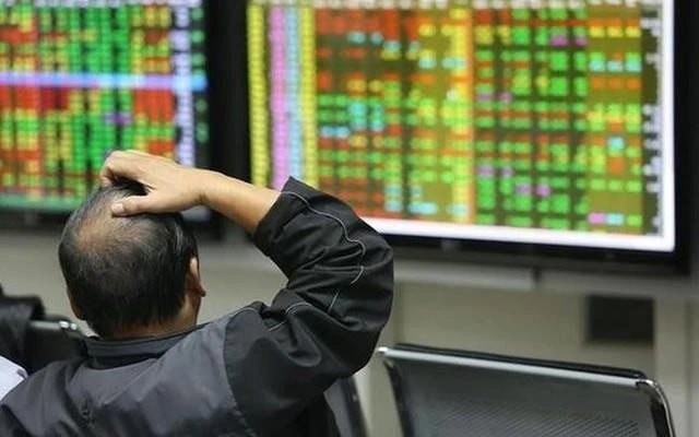 Một mã Bluechips bất ngờ bị tự doanh CTCK "xả" đột biến nửa nghìn tỷ trong phiên 28/10 - Ảnh 1.