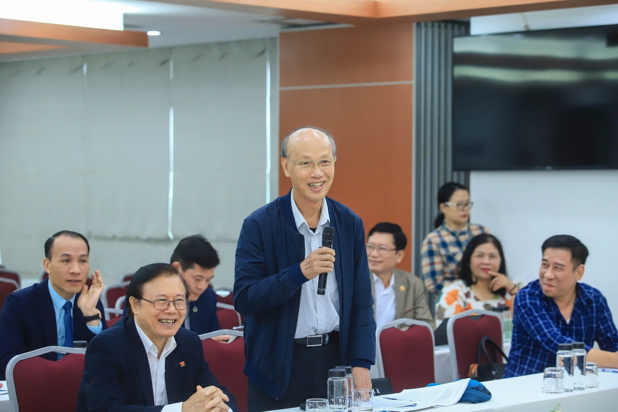 Khắc phục tình trạng "nghị quyết hay nhưng khó triển khai" trong Dự thảo Văn kiện Đại hội XIV- Ảnh 1.