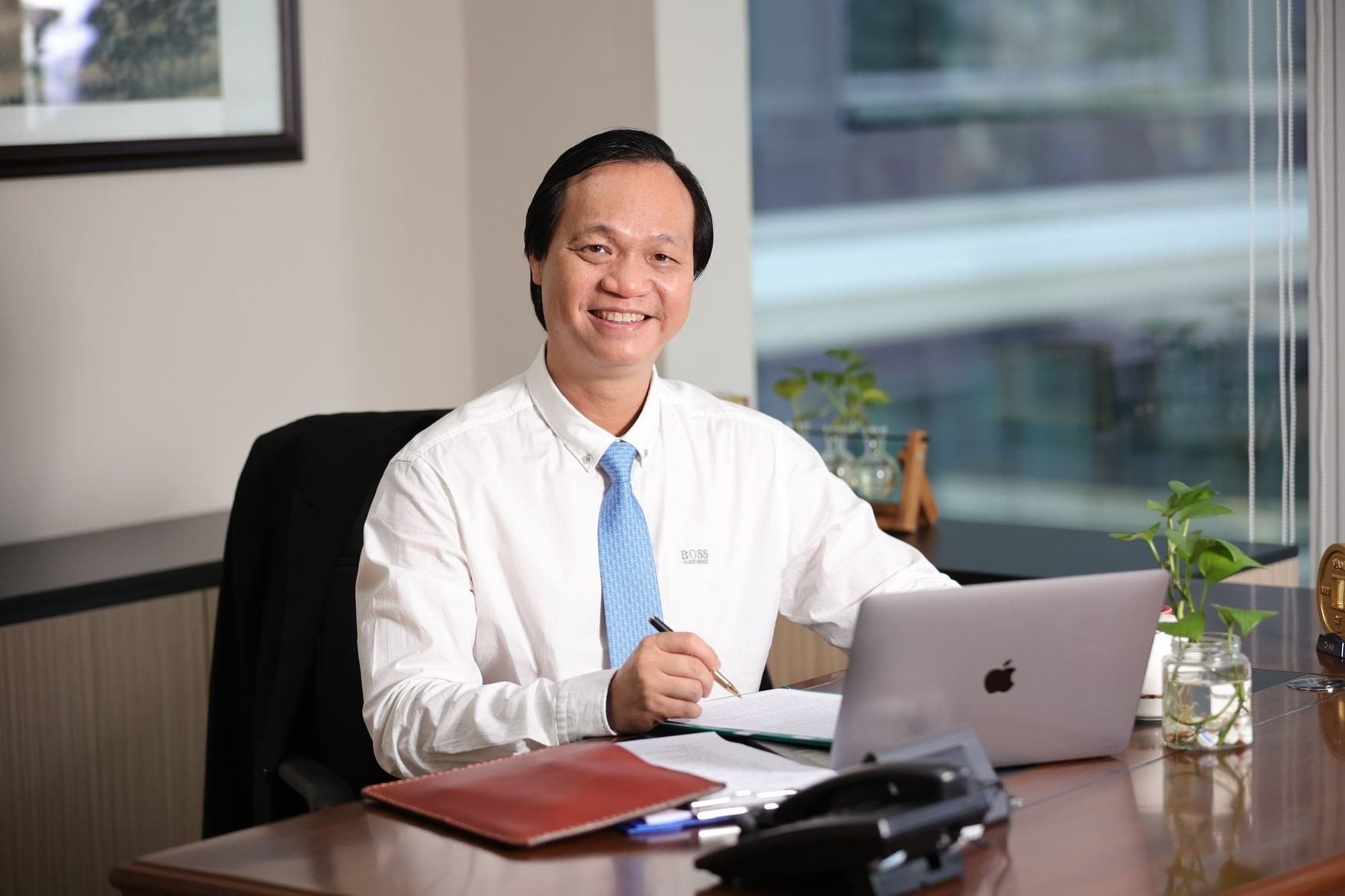 CEO 1 trong những DN bất động sản lớn nhất sàn chứng khoán nhận cảnh báo tạm hoãn xuất cảnh từ Thuế TP.HCM vì công ty nợ thuế- Ảnh 1.