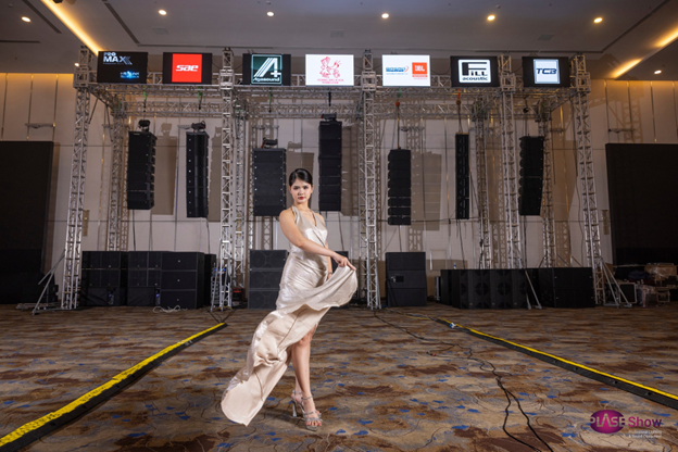 “Đại tiệc” công nghệ âm thanh - ánh sáng PLASE SHOW trở lại Hà Nội- Ảnh 1. “Đại tiệc” công nghệ âm thanh - ánh sáng PLASE SHOW trở lại Hà Nội- Ảnh 1.