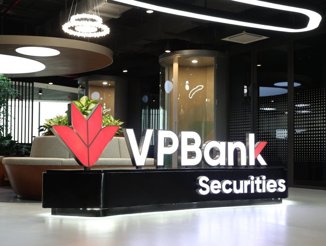Một cá nhân mua 1,2 triệu cổ phiếu IPO còn lại của VPBankS - Ảnh 1.