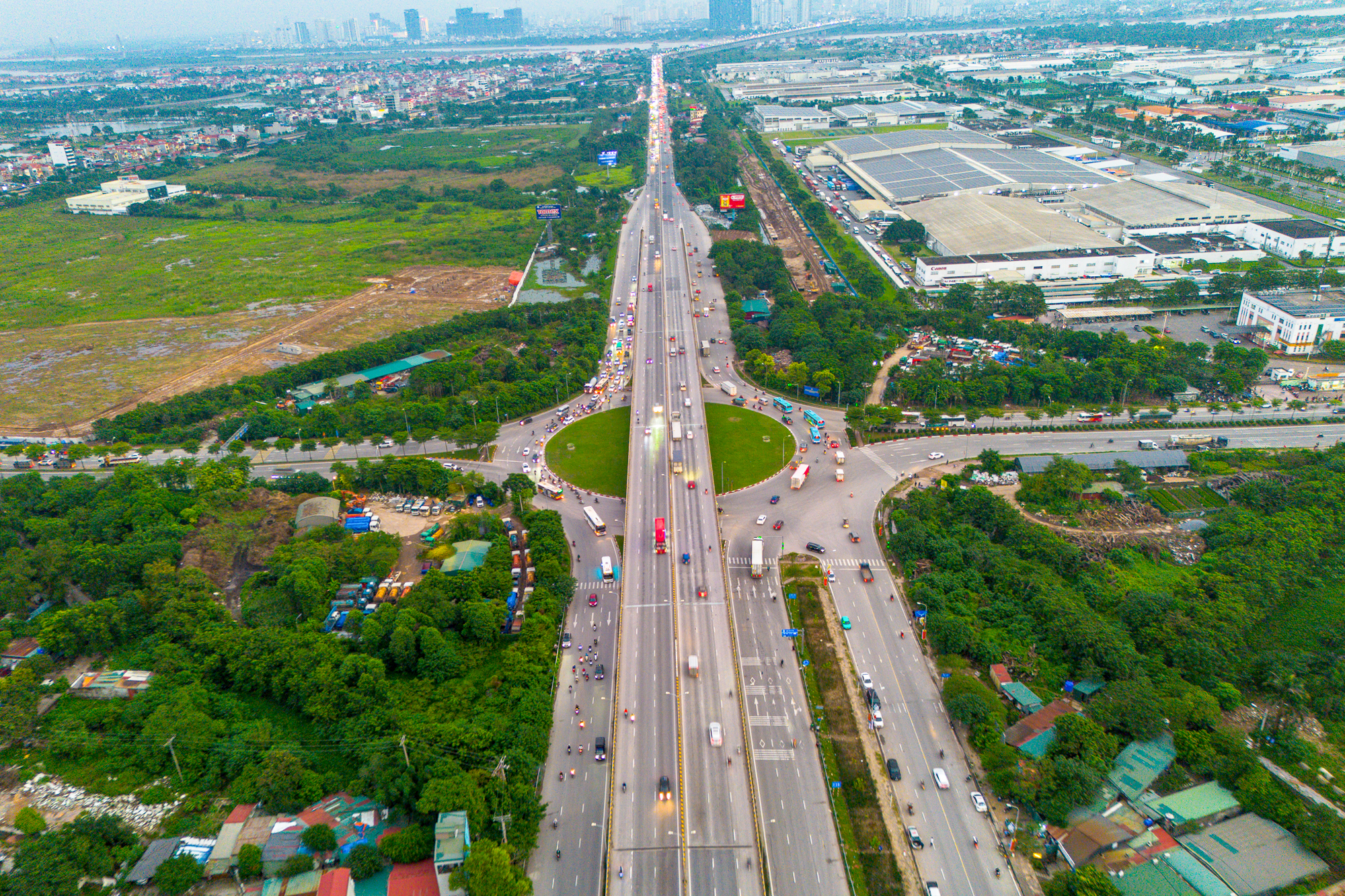 Cầu 2 tầng, cầu đắt nhất Hà Nội và loạt con đường kết nối...đang biến Mê Linh trở "điểm nóng" cho nhà đầu tư bất động sản cuối năm- Ảnh 3. Cầu 2 tầng, cầu đắt nhất Hà Nội và loạt con đường kết nối...đang biến Mê Linh trở "điểm nóng" cho nhà đầu tư bất động sản cuối năm- Ảnh 3.