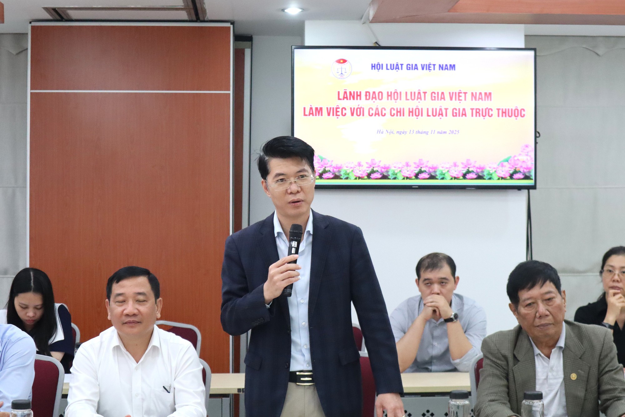 Thường trực Hội Luật gia Việt Nam làm việc với các Chi hội Luật gia trực thuộc - Ảnh 4.