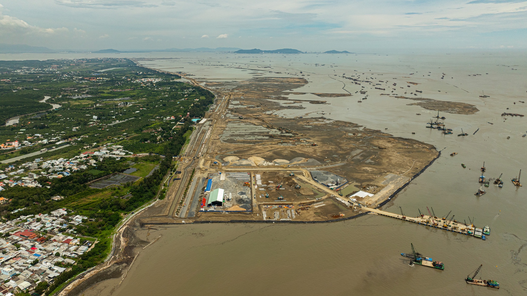 ‘Cú tất tay’ gần 50 tỷ USD với loạt khu đô thị lớn như thành phố của Vingroup- Ảnh 3. ‘Cú tất tay’ gần 50 tỷ USD với loạt khu đô thị lớn như thành phố của Vingroup- Ảnh 3.