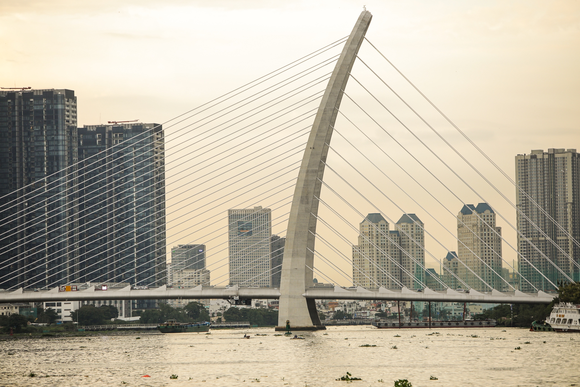 Tàu điện, hàng không và những pha ‘chơi lớn’ của Vingroup, Sun Group để kết nối dự án tỷ USD- Ảnh 8. Tàu điện, hàng không và những pha ‘chơi lớn’ của Vingroup, Sun Group để kết nối dự án tỷ USD- Ảnh 8.