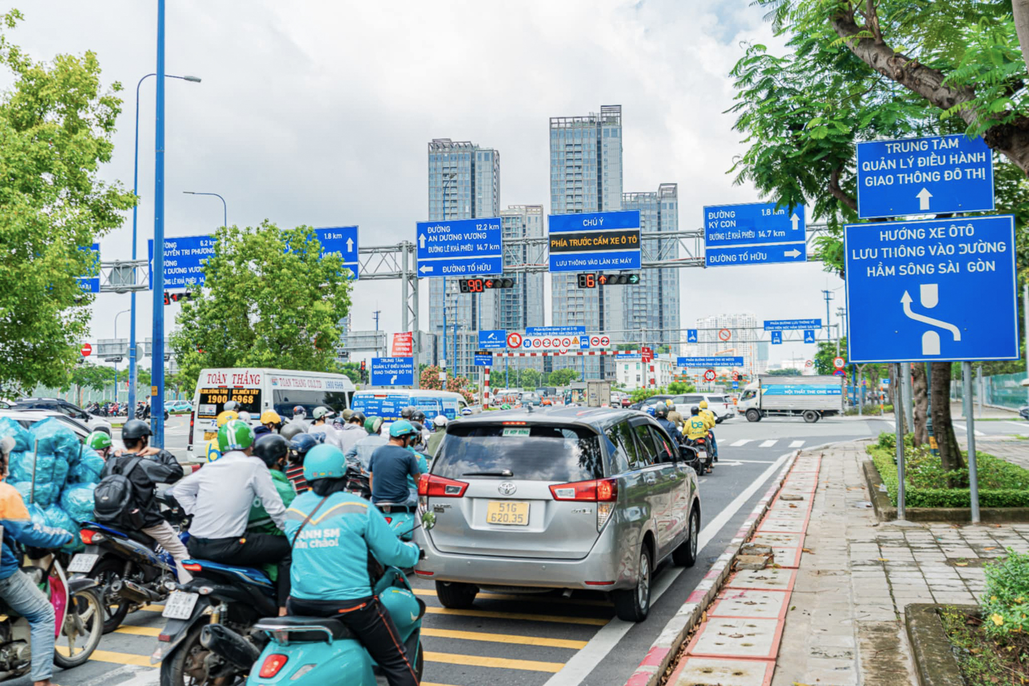 Nhà gần metro đáng giá bao nhiêu? Con số giật mình mà bạn không tưởng tượng được - Ảnh 4.