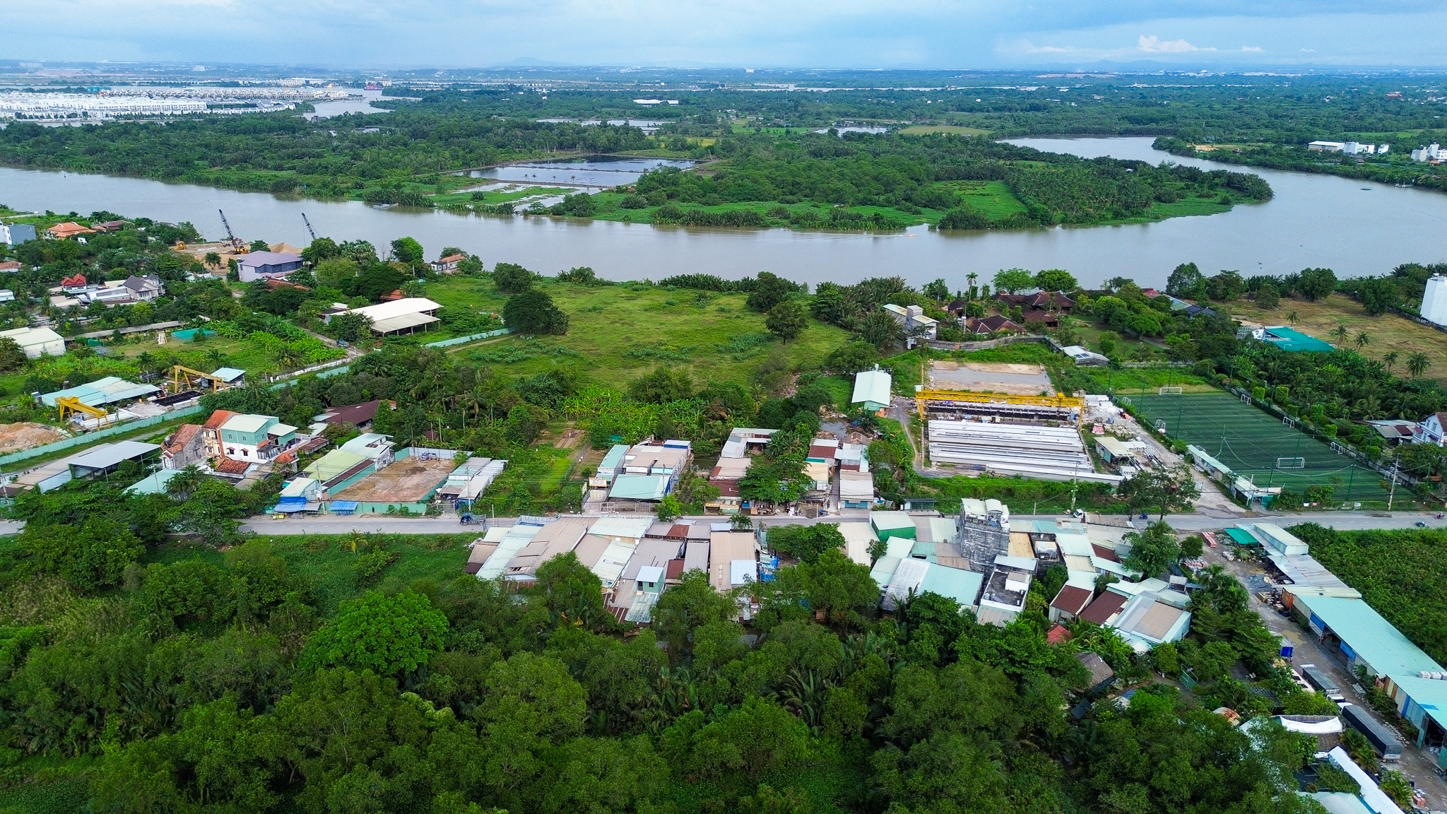 Toàn cảnh khu vực sẽ xây cầu hơn 11.000 tỷ đồng, nằm cạnh khúc sông mỗi km ‘cõng’ một tỷ usd bất động sản ở TP.HCM - Ảnh 9.