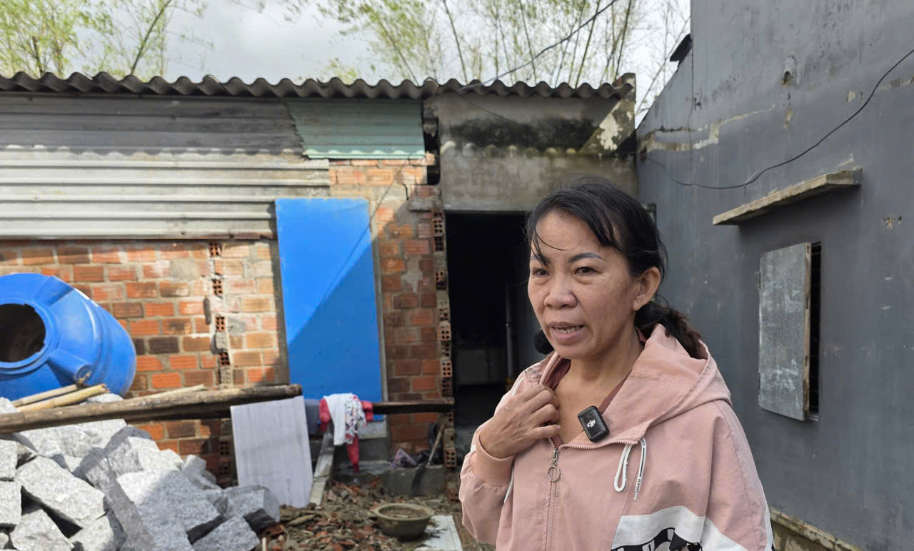 Tạp chí Đời sống và Pháp luật hỗ trợ các hộ có người tử vong, mất nhà do bão lũ tại Gia Lai, Đắk Lắk- Ảnh 5.