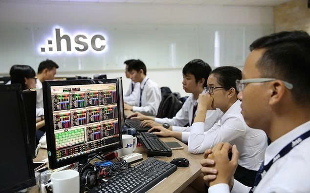 Lãnh đạo HSC đăng ký bán 350.000 cổ phiếu HCM - Ảnh 1.