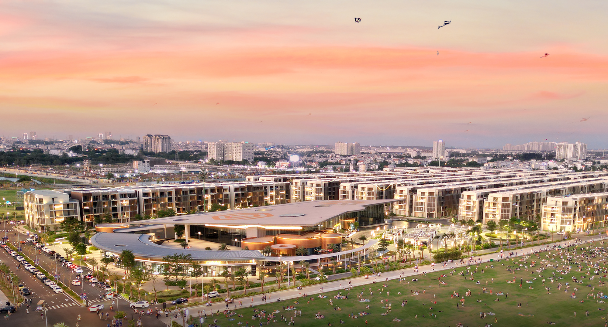 Vẽ lại bản đồ giao thông khu Đông: Tuyến đường dài 660m xuyên qua đô thị quốc tế “tỷ đô” chuẩn bị thông xe, giảm ùn tắc cho nút giao lớn nhất TP HCM - Ảnh 12. Vẽ lại bản đồ giao thông khu Đông: Tuyến đường dài 660m xuyên qua đô thị quốc tế “tỷ đô” chuẩn bị thông xe, giảm ùn tắc cho nút giao lớn nhất TP HCM - Ảnh 12.