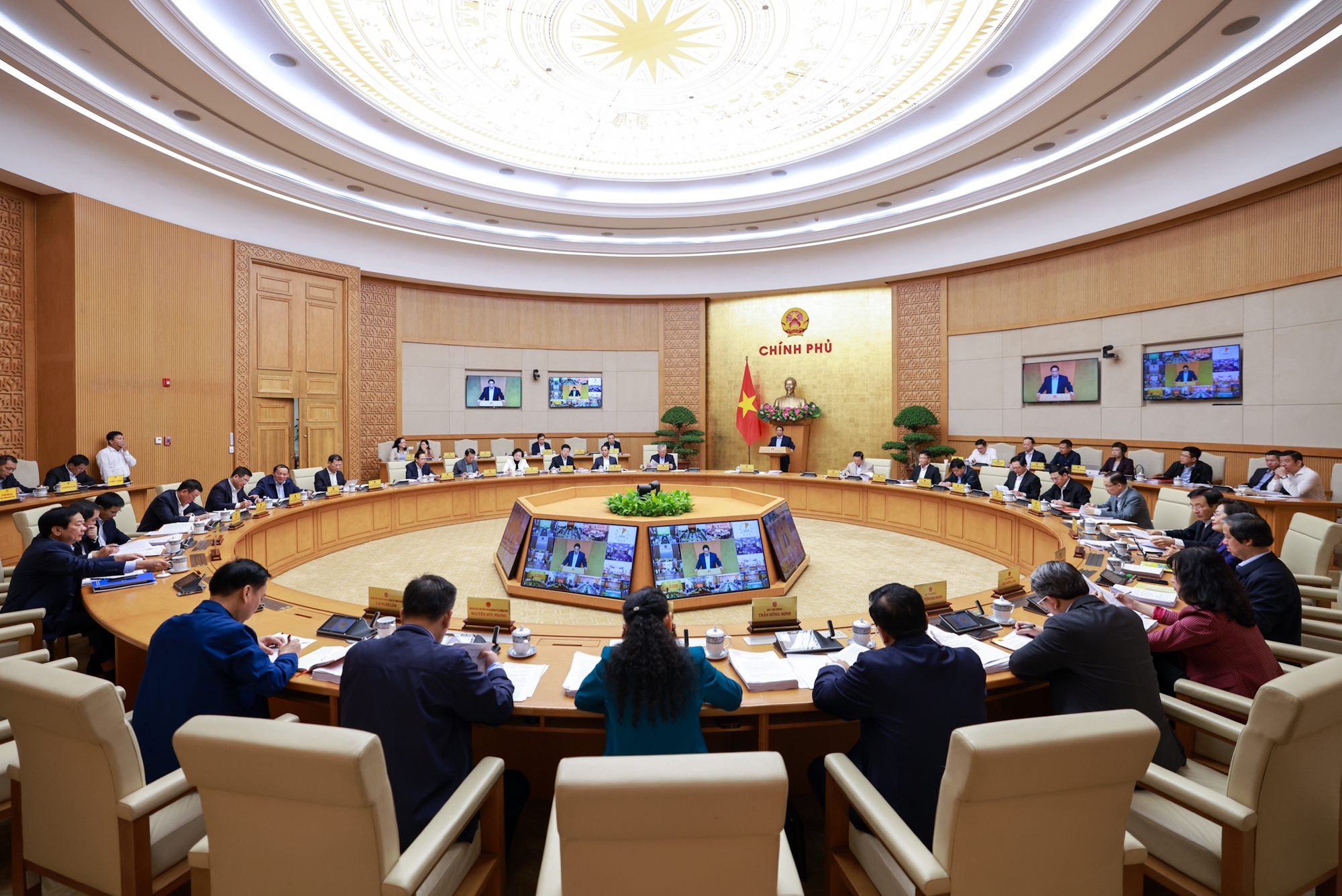 Thủ tướng: Tăng trưởng GDP quý IV phải đạt trên 8,4% - Ảnh 1.