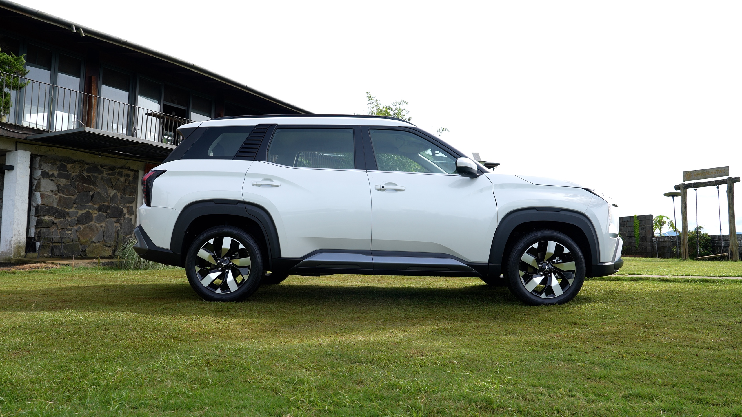 Mitsubishi Destinator chính thức ra mắt, SUV 7 chỗ giá từ 739 triệu đồng, Mazda CX5 và Ford Territory đã nóng mắt chưa? - Ảnh 2.