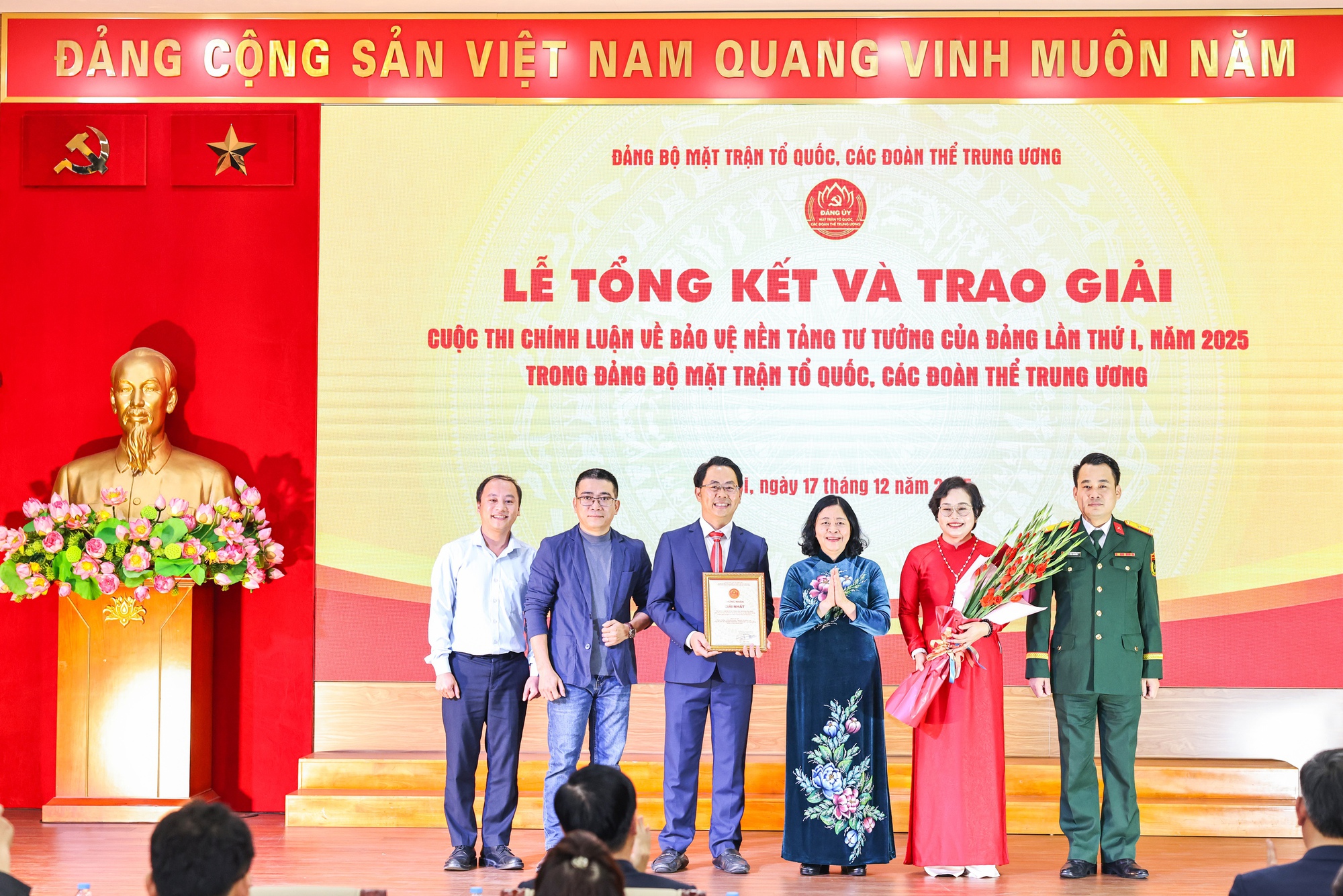 Đảng ủy Trung ương Hội Luật gia Việt Nam được trao 2 giải cuộc thi Chính luận về bảo vệ nền tảng tư tưởng của Đảng- Ảnh 1.
