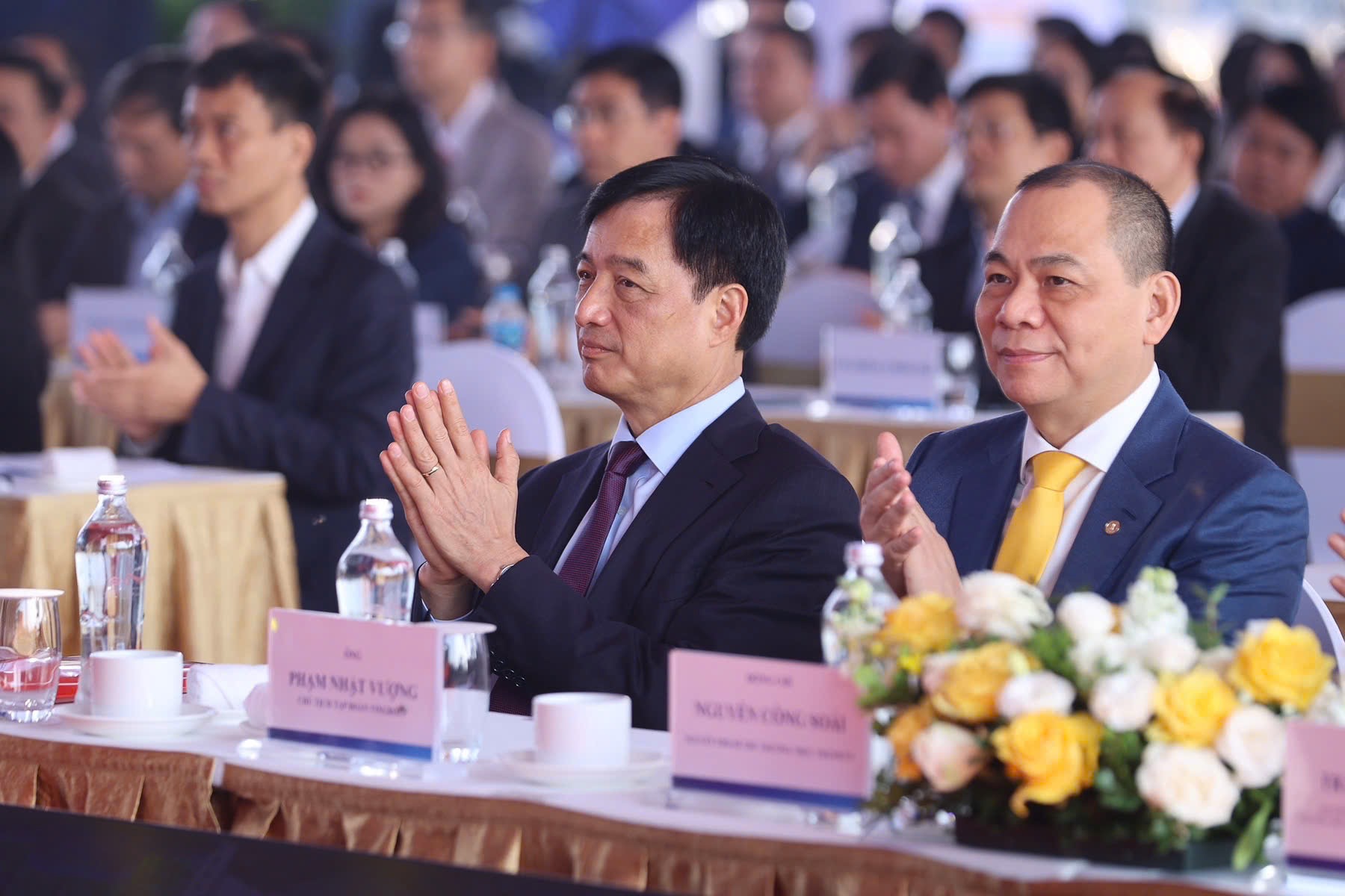 Thủ tướng: Đặt những viên gạch đầu tiên cho công trình tương lai, tầm nhìn "vượt thời đại" - Ảnh 2.