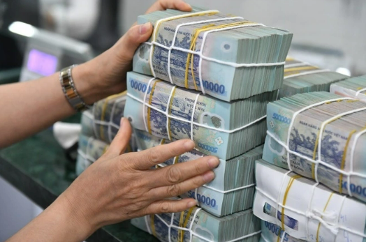 Thu ngân sách từ thuế lần đầu vượt 2 triệu tỷ đồng - Ảnh 1.