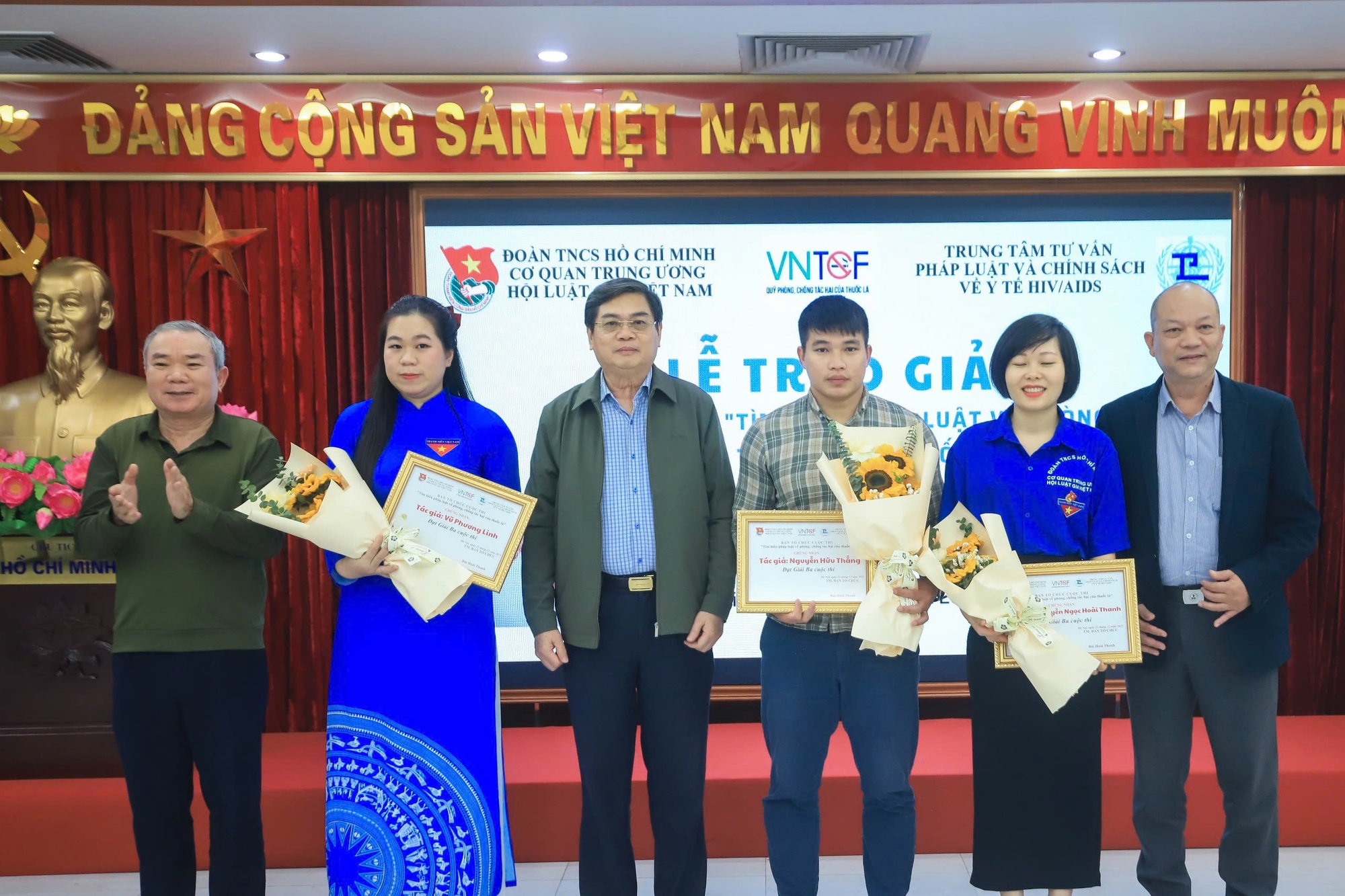 10 tác phẩm được vinh danh ở Cuộc thi viết "Tìm hiểu pháp luật về phòng, chống tác hại của thuốc lá" - Ảnh 3.
