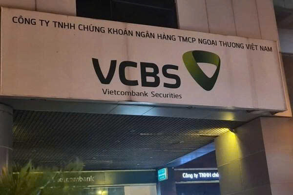 Vietcombank phê duyệt phương án tăng vốn điều lệ của VCBS lên 12.500 tỷ đồng - Ảnh 1.