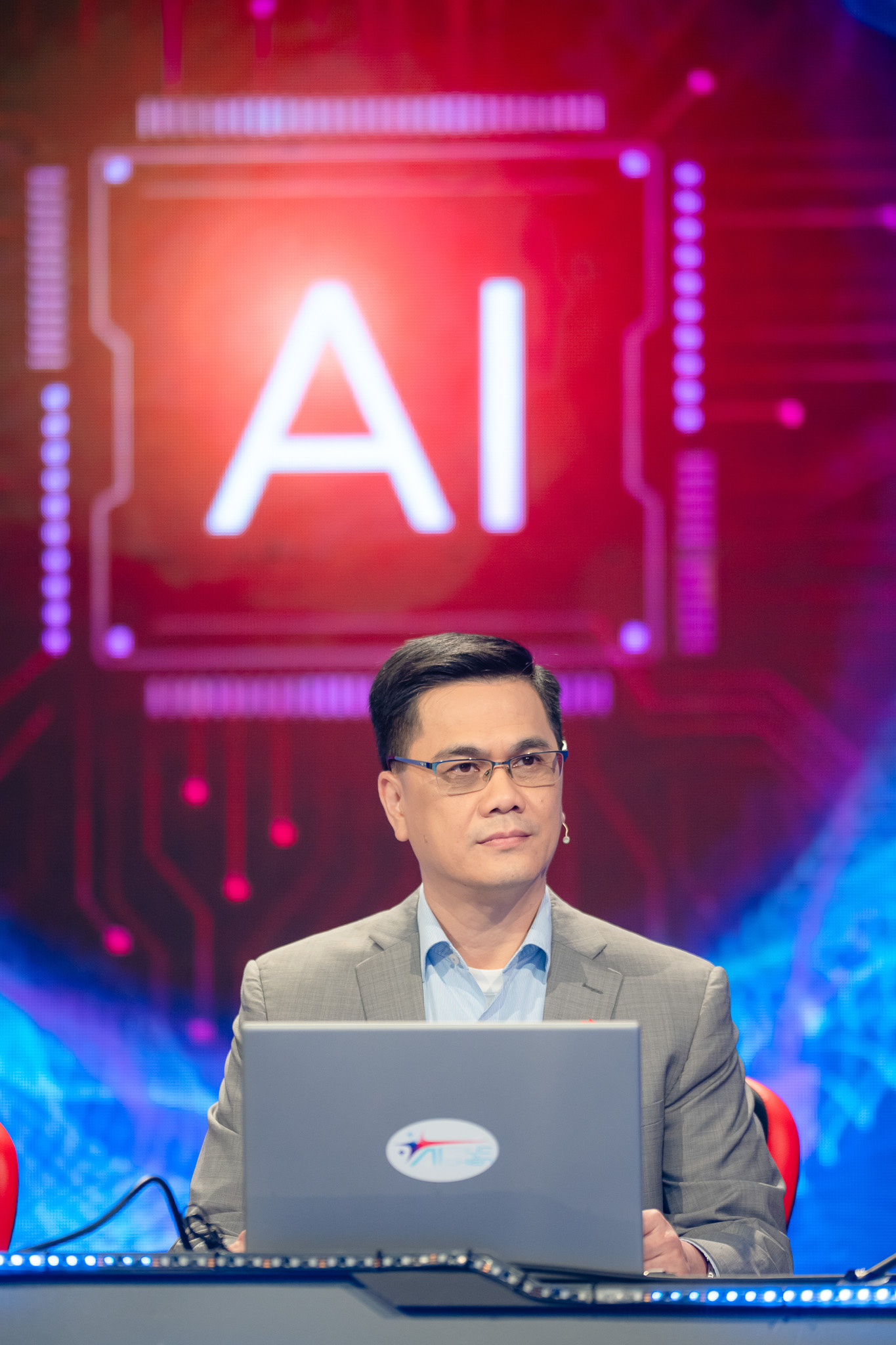 CIO Techcombank trên ghế nóng "A.I Thực chiến": Tận dụng A.I để giải quyết bài toán thực tiễn - Ảnh 1.