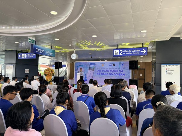 Phường Thủ Đức công bố thời gian nhập liệu hành chính giảm 80% nhờ AI tại Ngày hội công nghệ số Thủ Đức - Ảnh 6.