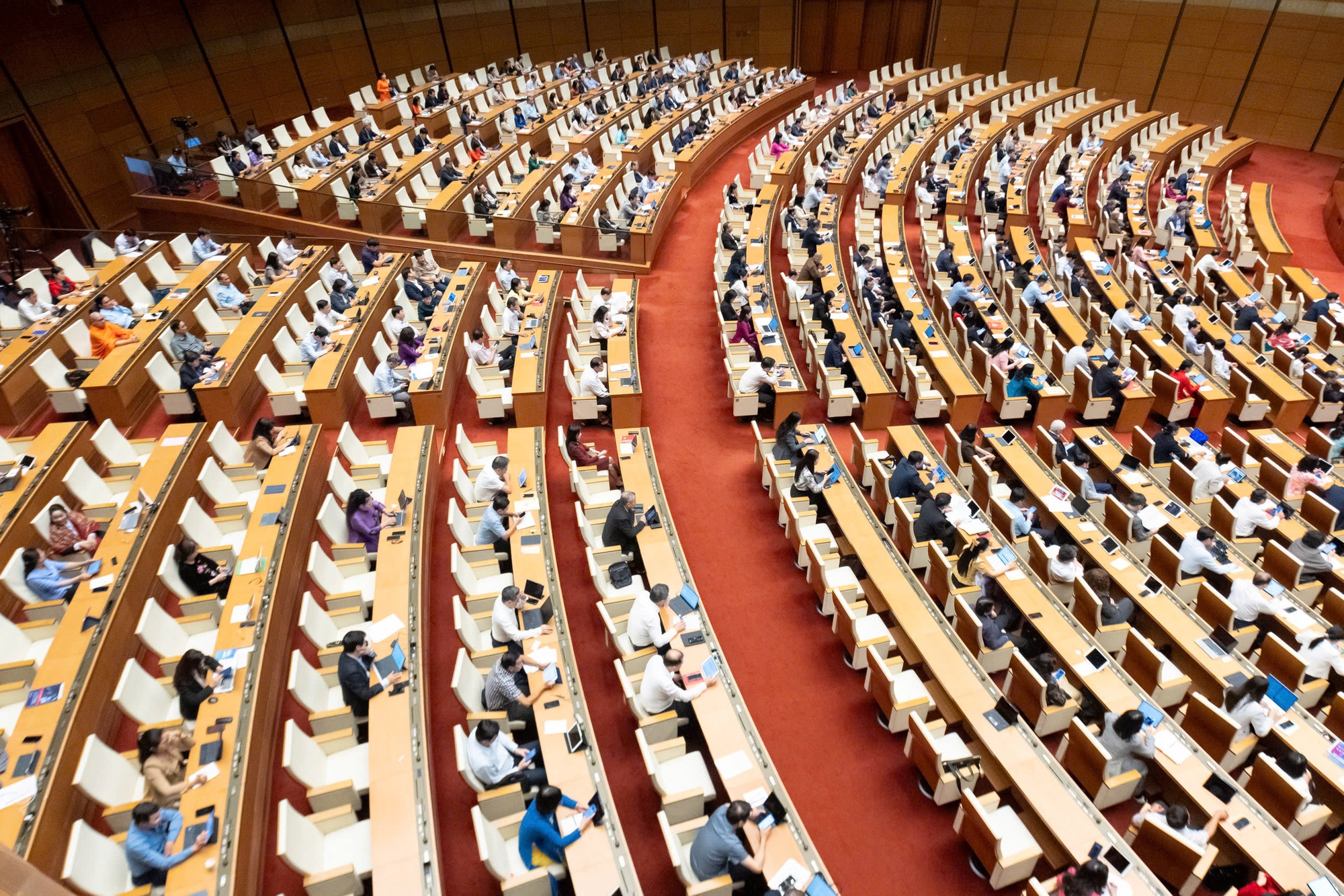 Tuần làm việc cuối cùng, Quốc hội thông qua 43 luật và 18 nghị quyết - Ảnh 1.