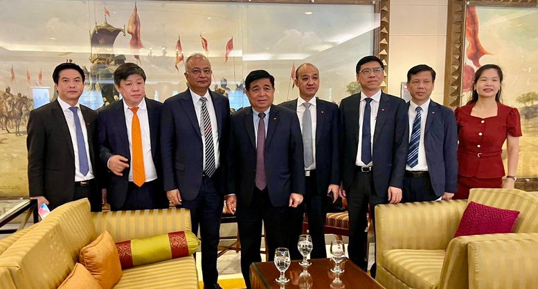 Thêm 'ông lớn' tìm kiếm cơ hội đầu tư vào siêu cảng 52 nghìn tỷ lớn nhất miền Trung - Ảnh 2.