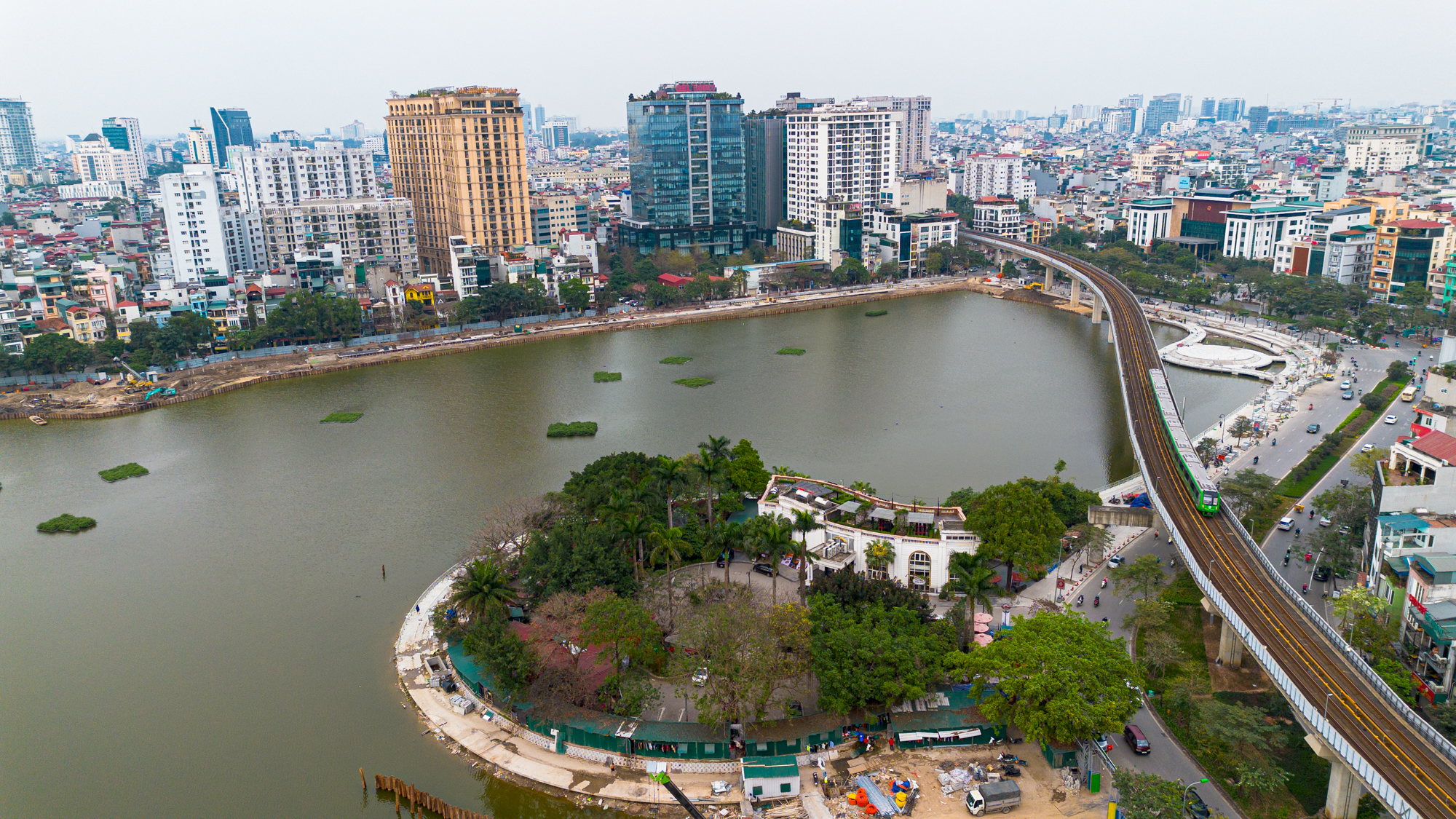 Hồ duy nhất có tàu điện chạy ngang qua, đang được đầu tư trăm tỷ làm sân khấu nổi ở Hà Nội- Ảnh 2. Hồ duy nhất có tàu điện chạy ngang qua, đang được đầu tư trăm tỷ làm sân khấu nổi ở Hà Nội- Ảnh 2.