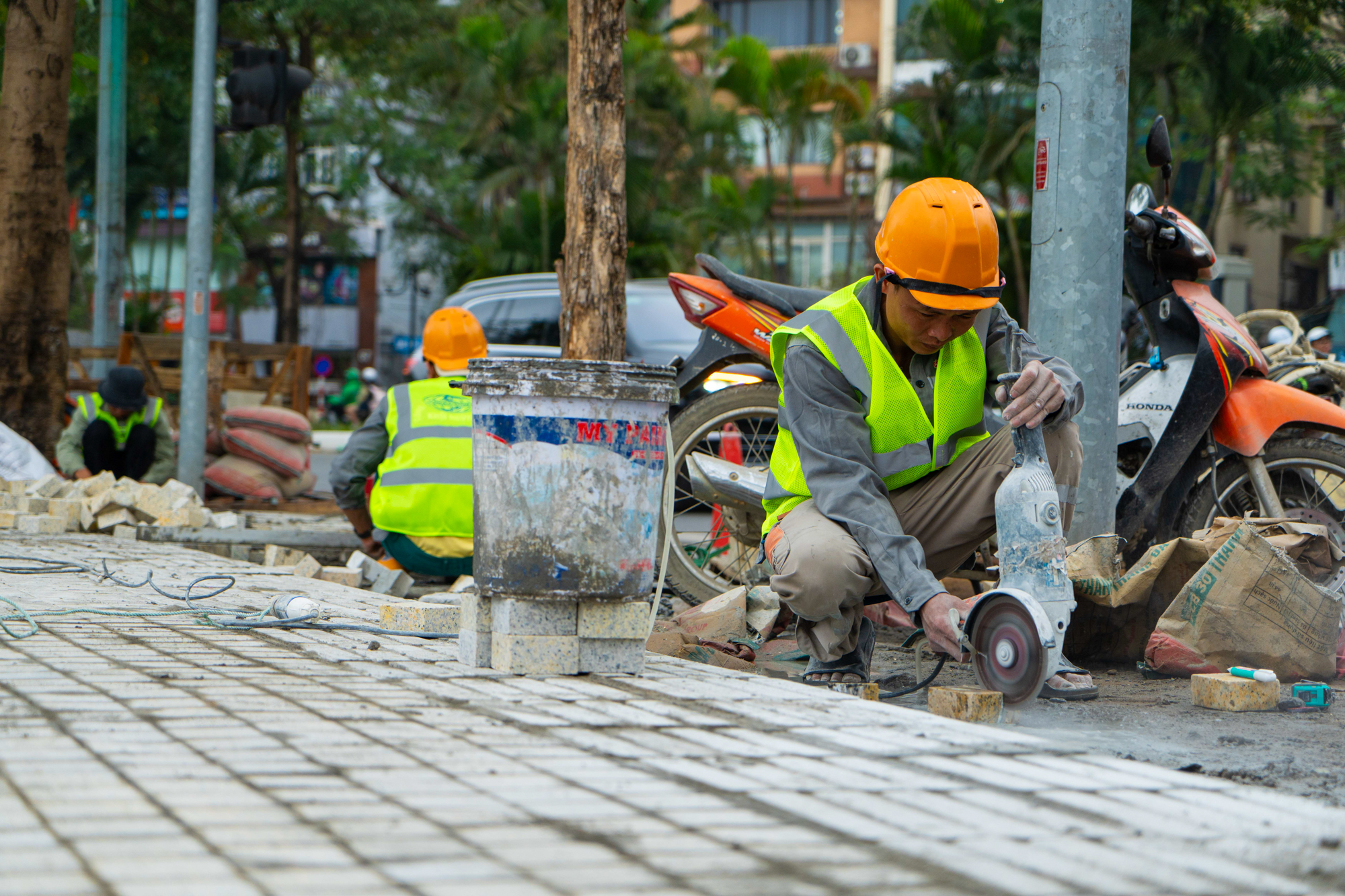 Hồ duy nhất có tàu điện chạy ngang qua, đang được đầu tư trăm tỷ làm sân khấu nổi ở Hà Nội- Ảnh 7. Hồ duy nhất có tàu điện chạy ngang qua, đang được đầu tư trăm tỷ làm sân khấu nổi ở Hà Nội- Ảnh 7.