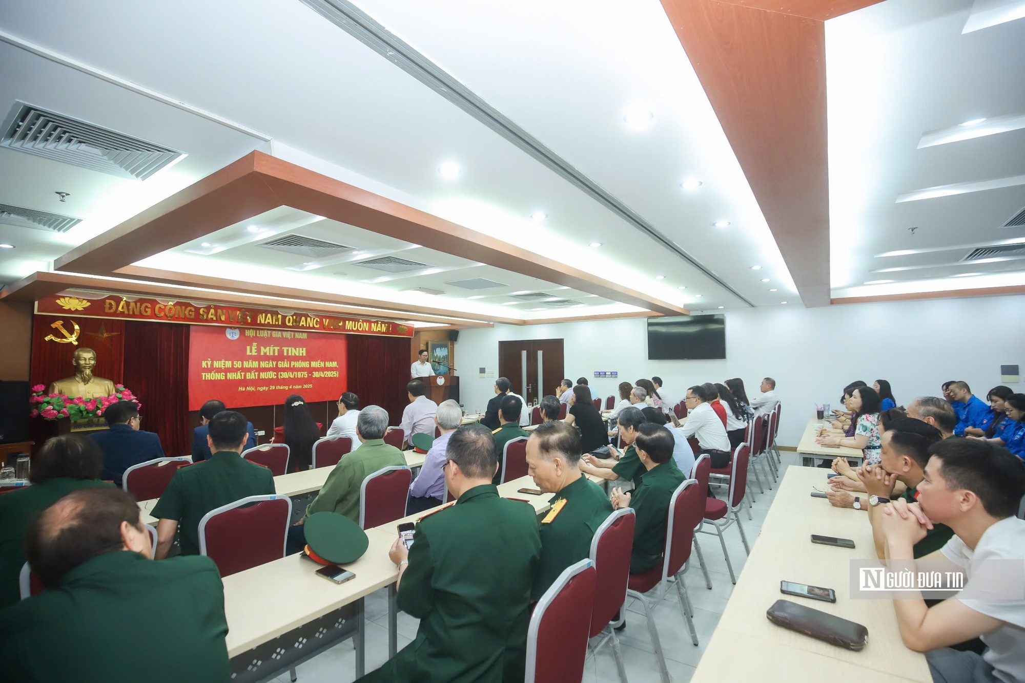 Tri ân thế hệ làm nên chiến thắng 30/4/1975: Hội Luật gia Việt Nam nguyện đem hết sức mình phụng sự Tổ quốc, phục vụ nhân dân- Ảnh 1. Tri ân thế hệ làm nên chiến thắng 30/4/1975: Hội Luật gia Việt Nam nguyện đem hết sức mình phụng sự Tổ quốc, phục vụ nhân dân- Ảnh 1.
