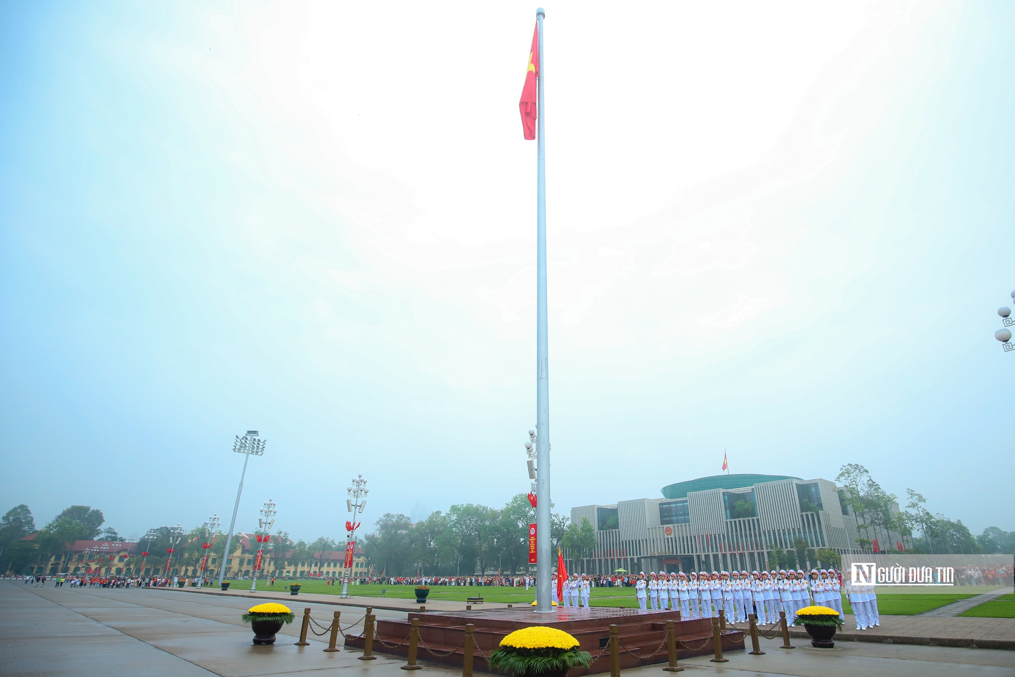 Trang nghiêm lễ chào cờ chào mừng 50 năm Giải phóng miền Nam, thống nhất đất nước- Ảnh 9. Trang nghiêm lễ chào cờ chào mừng 50 năm Giải phóng miền Nam, thống nhất đất nước- Ảnh 9.