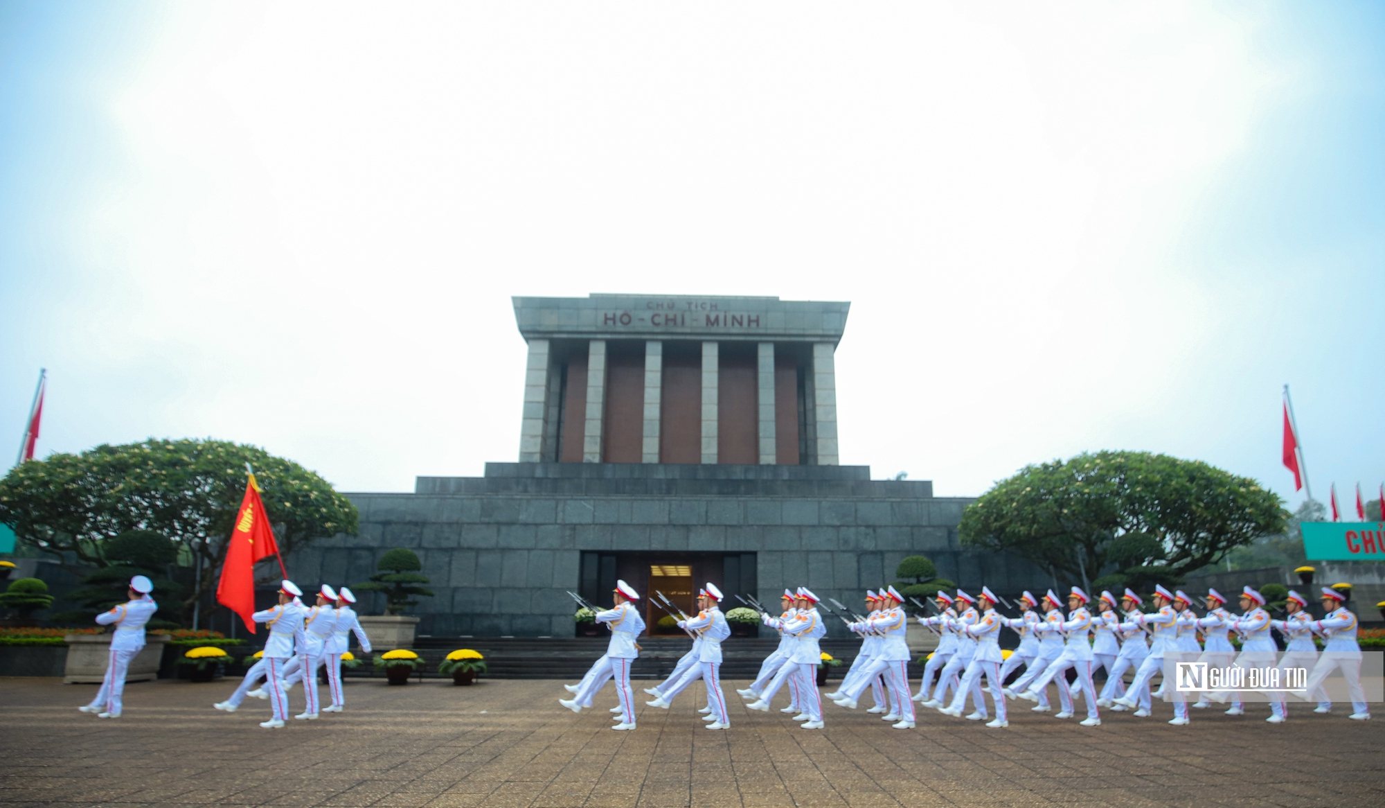 Trang nghiêm lễ chào cờ chào mừng 50 năm Giải phóng miền Nam, thống nhất đất nước- Ảnh 15. Trang nghiêm lễ chào cờ chào mừng 50 năm Giải phóng miền Nam, thống nhất đất nước- Ảnh 15.