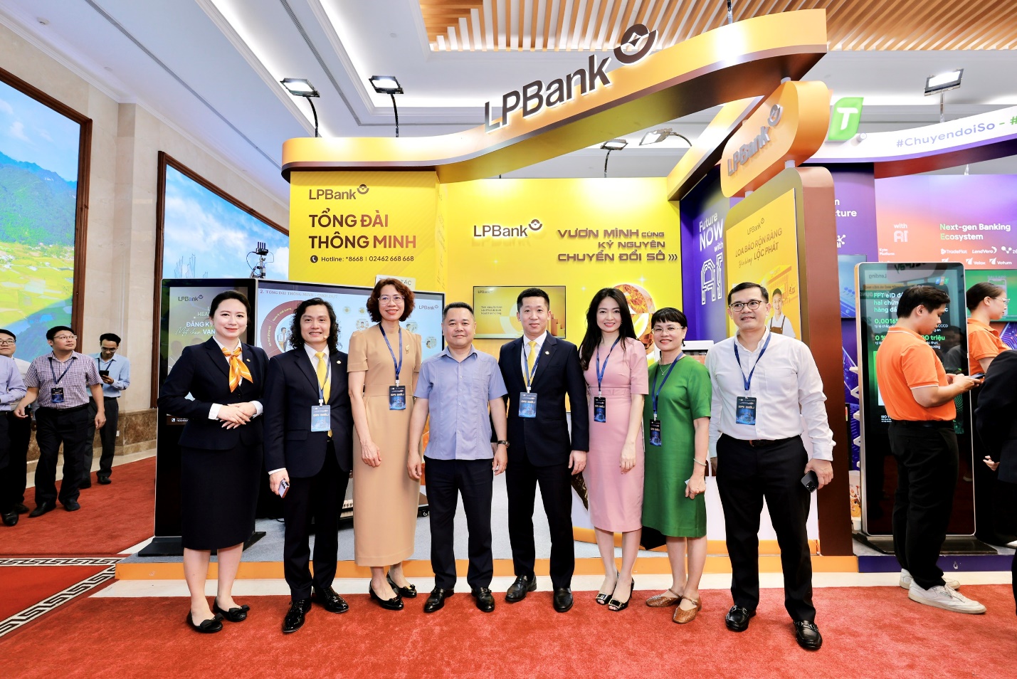 Ngân hàng Lộc Phát (LPBank) ghi dấu ấn tại sự kiện Chuyển đổi số ngành Ngân hàng 2025- Ảnh 2. Ngân hàng Lộc Phát (LPBank) ghi dấu ấn tại sự kiện Chuyển đổi số ngành Ngân hàng 2025- Ảnh 2.