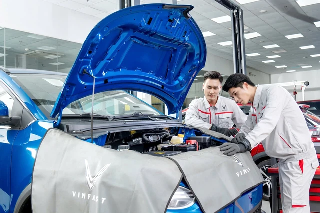 Đại lý VinFast bất ngờ tung ưu đãi hiếm có: Khách mang xe đi sửa được tặng tiền - Ảnh 1.