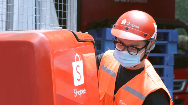 Người bán trên Shopee nói gì với tổng mức phí mới được áp dụng từ 1/7 - Ảnh 1.