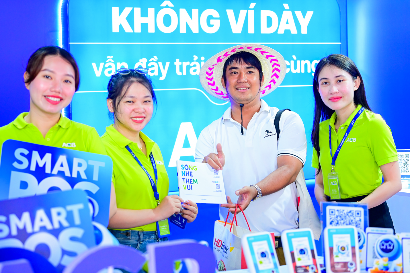 Ngày Không Tiền Mặt 2025: ACB cùng hơn 120.000 khách hàng trải nghiệm hành trình sống số - Ảnh 2.