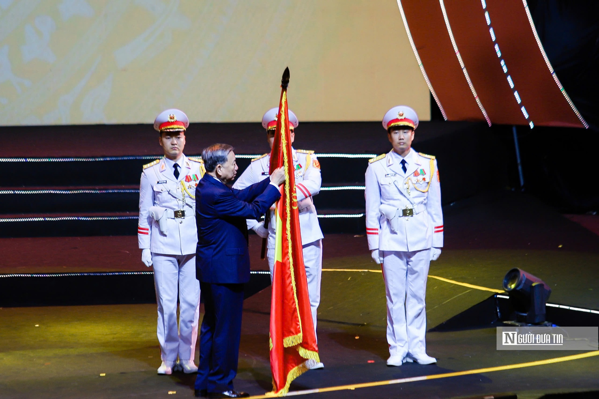 Tổng Bí thư Tô Lâm: Báo chí phải trở thành lực lượng kiến tạo niềm tin, cổ vũ khát vọng phát triển- Ảnh 4. Tổng Bí thư Tô Lâm: Báo chí phải trở thành lực lượng kiến tạo niềm tin, cổ vũ khát vọng phát triển- Ảnh 4.