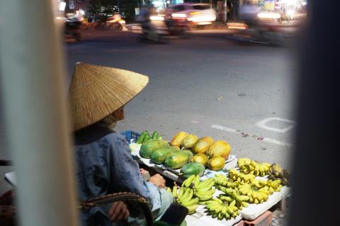 Lãnh đạo Hội Tư vấn thuế: Việc bà bán rau phải xuất hóa đơn điện tử là không đúng - Ảnh 2.