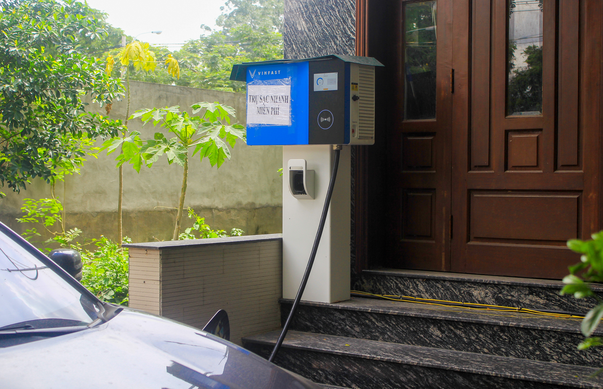 Trạm sạc xe điện phủ khắp nơi, tốc độ triển khai gấp đôi dự kiến, tham vọng 10.000 tỷ của ông Phạm Nhật Vượng dần thành hiện thực- Ảnh 12. Trạm sạc xe điện phủ khắp nơi, tốc độ triển khai gấp đôi dự kiến, tham vọng 10.000 tỷ của ông Phạm Nhật Vượng dần thành hiện thực- Ảnh 12.
