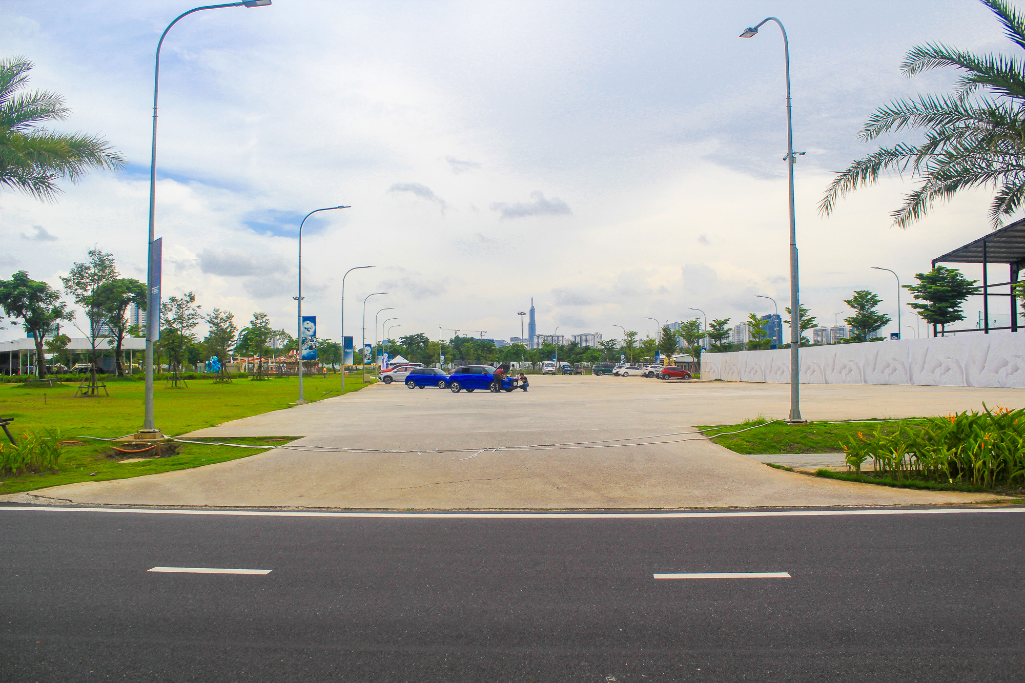 Khu đô thị có bãi đỗ xe rộng bằng công viên Đầm Sen, quảng trường chứa được 40.000 người- Ảnh 2.