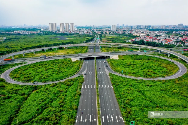 Giải ngân vốn đầu tư công nửa đầu năm 2025 ước đạt 29,6% kế hoạch - Ảnh 1.
