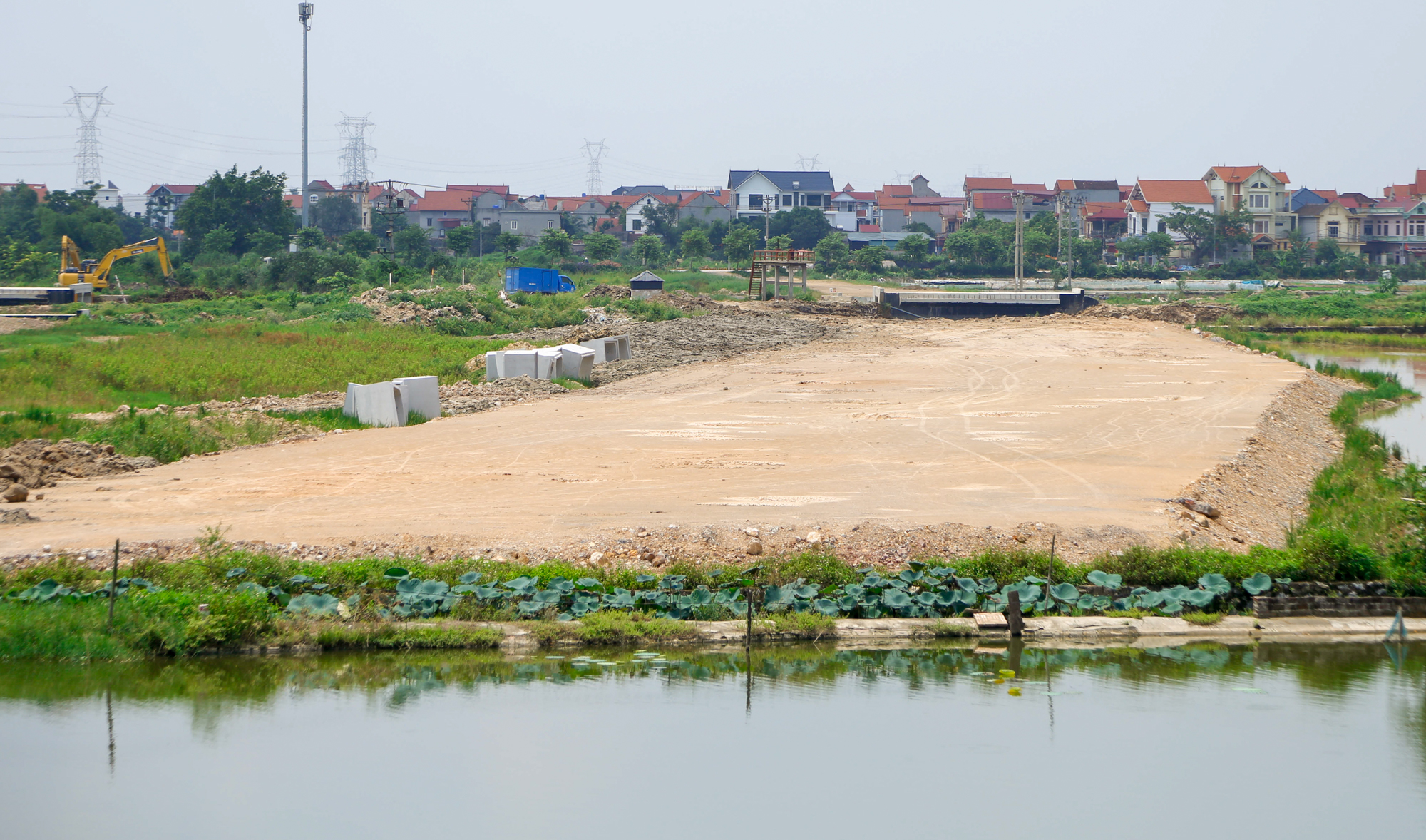 Tuyến đường vành đai 86.000 tỷ đồng đi qua “Thủ phủ Công nghiệp” bắt đầu được trải nhựa, sẽ hoàn thành sau vài tháng nữa- Ảnh 6.