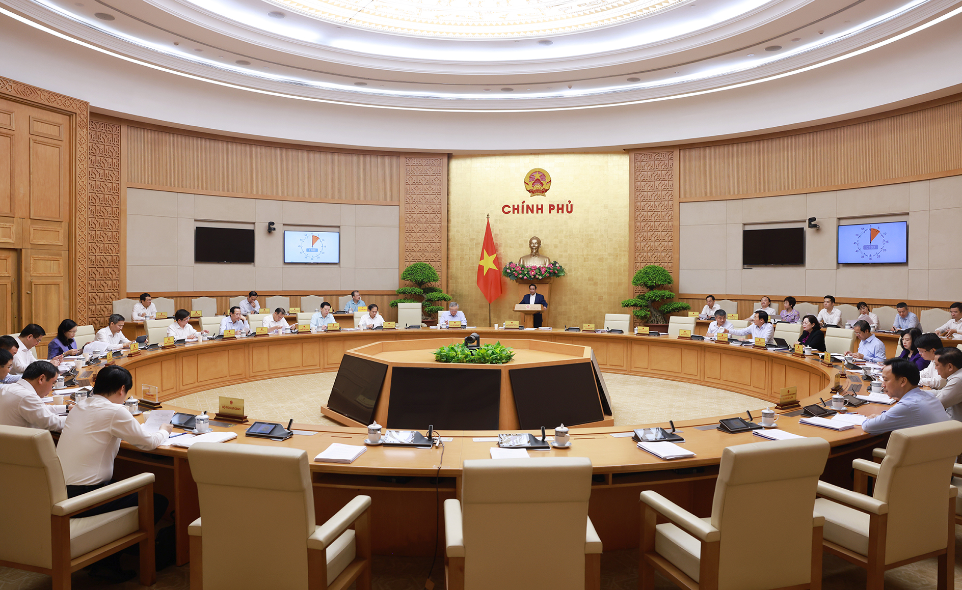 Thủ tướng chủ trì phiên họp Chính phủ chuyên đề pháp luật tháng 7 - Ảnh 1.