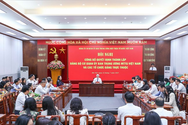 Ông Đỗ Văn Chiến làm Bí thư Đảng ủy Cơ quan Ủy ban Trung ương MTTQ Việt Nam- Ảnh 1.