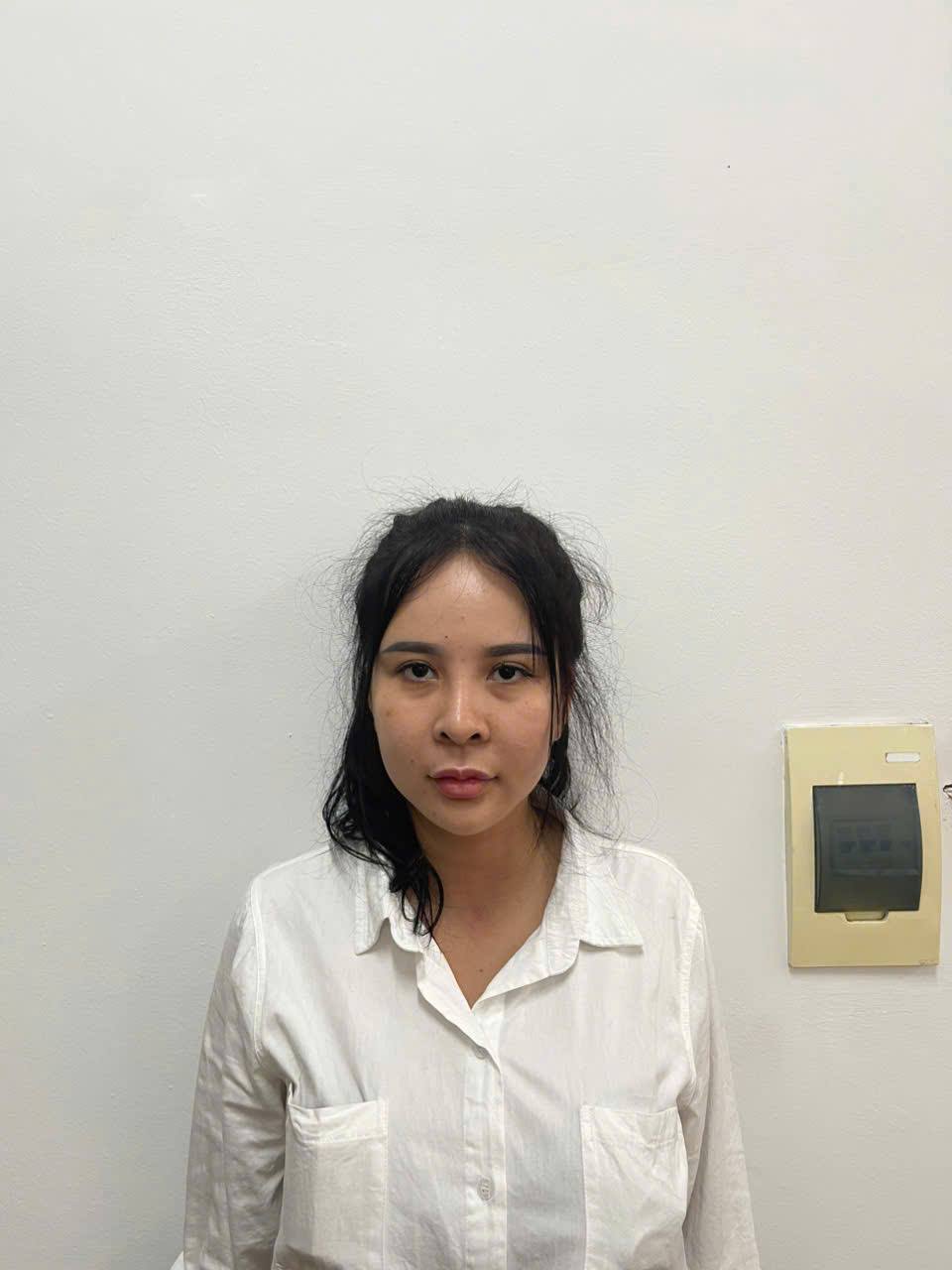 Điều tra 18 tài khoản ngân hàng của 2 chị em ruột ở Lào Cai: Công an phát hiện 2 tỷ đồng thu được từ lừa đảo, hơn 500 người đã chuyển tiền- Ảnh 2. Điều tra 18 tài khoản ngân hàng của 2 chị em ruột ở Lào Cai: Công an phát hiện 2 tỷ đồng thu được từ lừa đảo, hơn 500 người đã chuyển tiền- Ảnh 2.