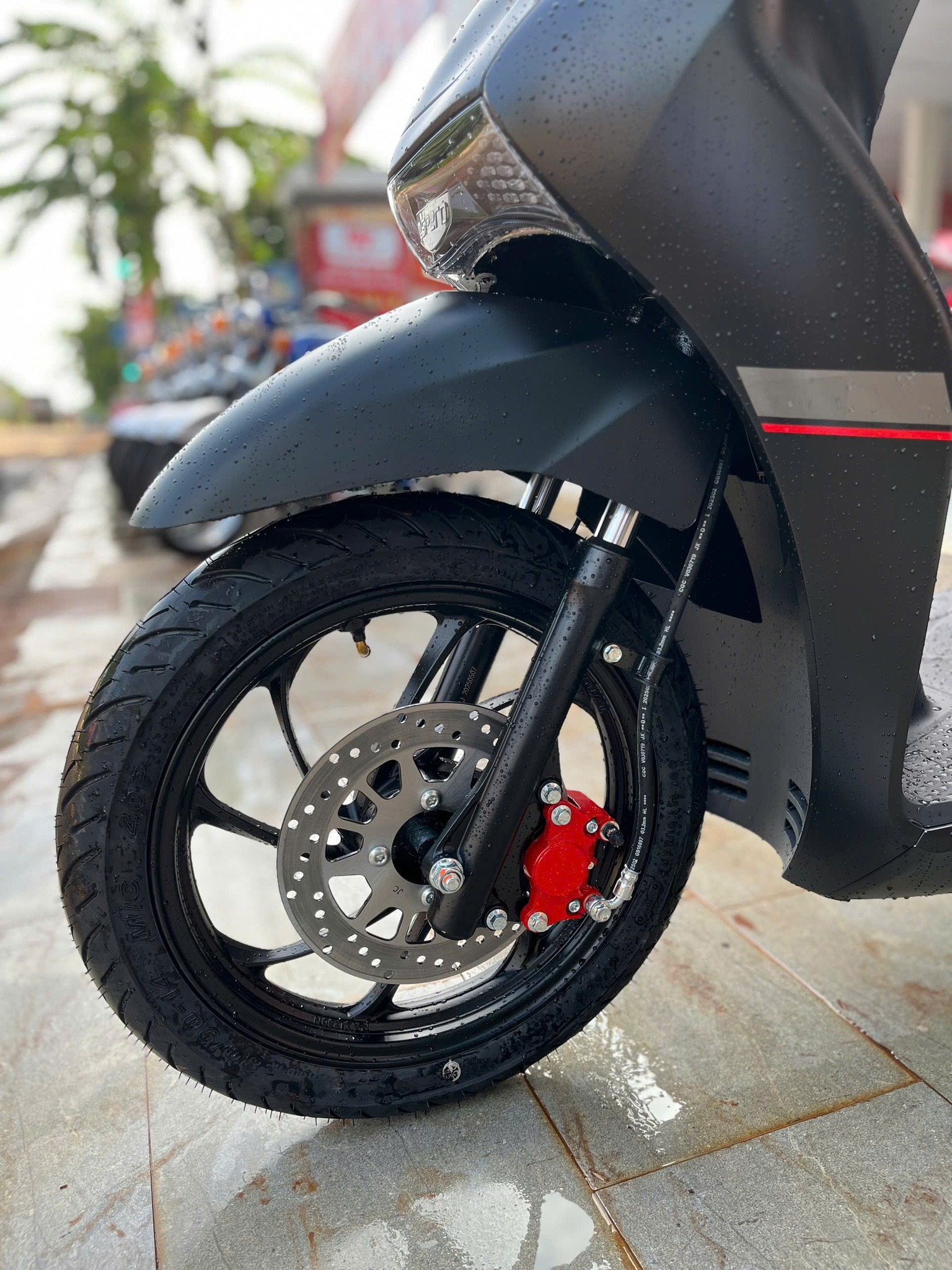 Xe ga "Made in Vietnam" vừa về đại lý đã giảm sâu: Thấp nhất 22,5 triệu đồng, tiết kiệm xăng ấn tượng 1,8L/100km - Ảnh 4.