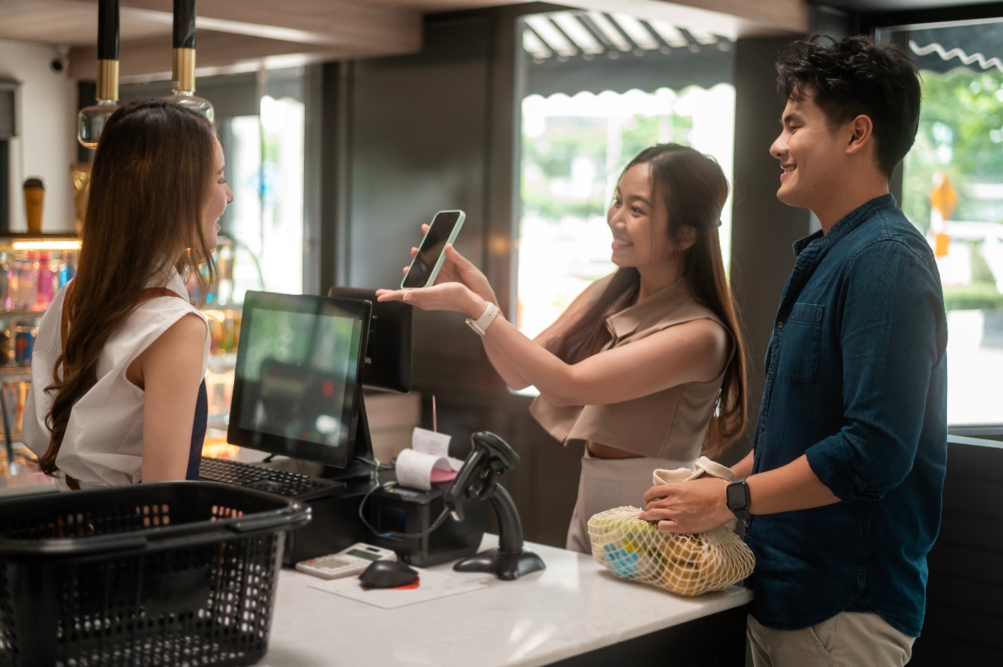 Sacombank đồng hành cùng hộ kinh doanh trong giai đoạn chuyển mình - Ảnh 1.